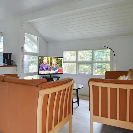 Two Bedroom Holiday In Semesterbostad