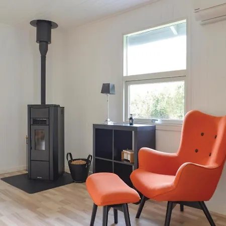 Two Bedroom Holiday In Semesterbostad Blokhus