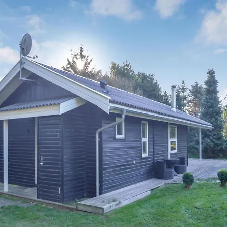 Two Bedroom Holiday In * Blokhus